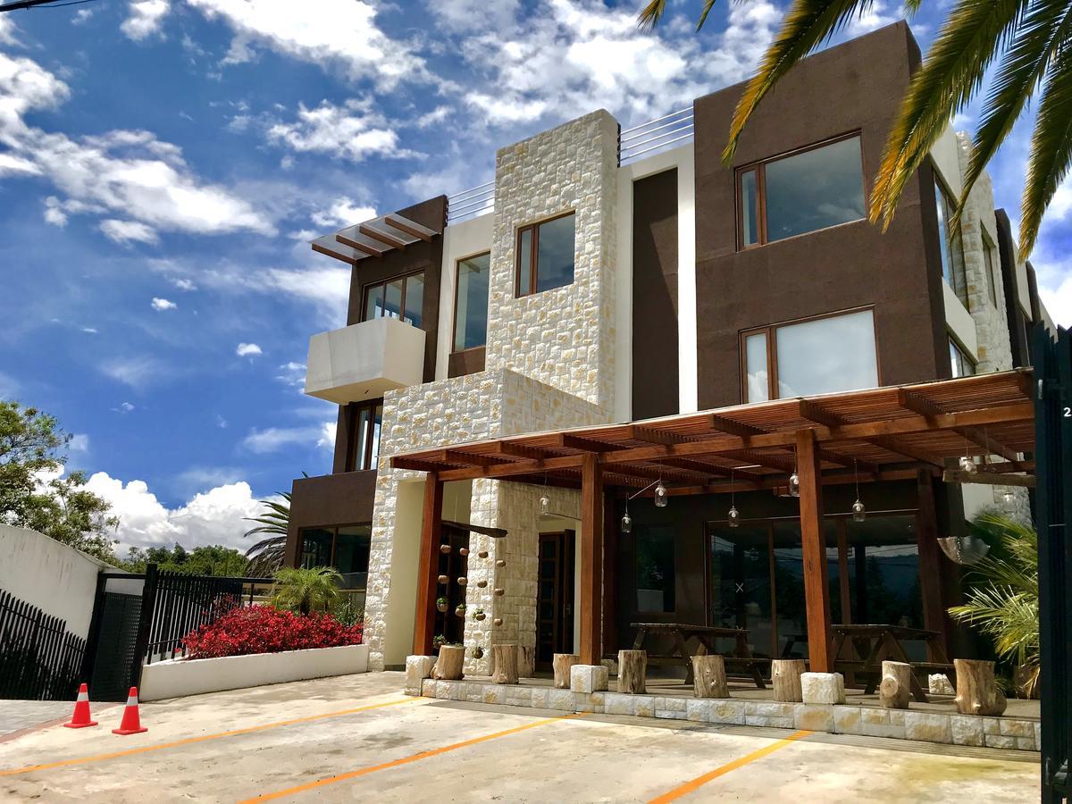 Ilalo Garden Hotel & Restaurant Кито Екстериор снимка